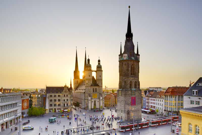 Halle-Marktplatz-Dom-Rote Turm-Saksen-Anhalt-Familievakanties.nl